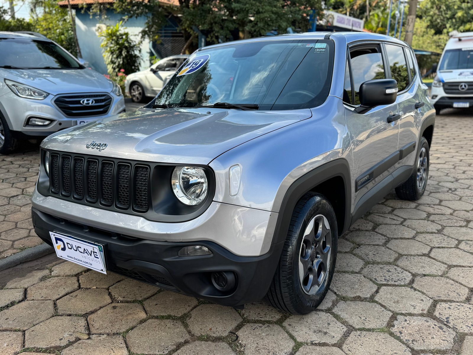 Jeep Renegade 2019 — foto 2