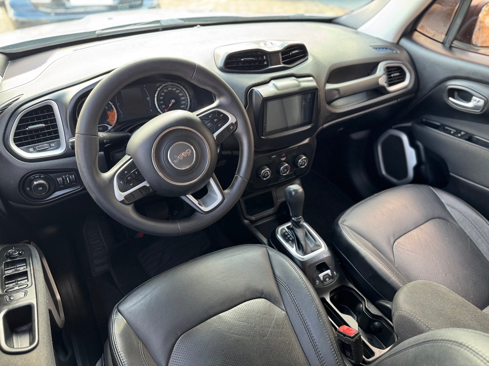 Jeep Renegade 2019 — foto 8
