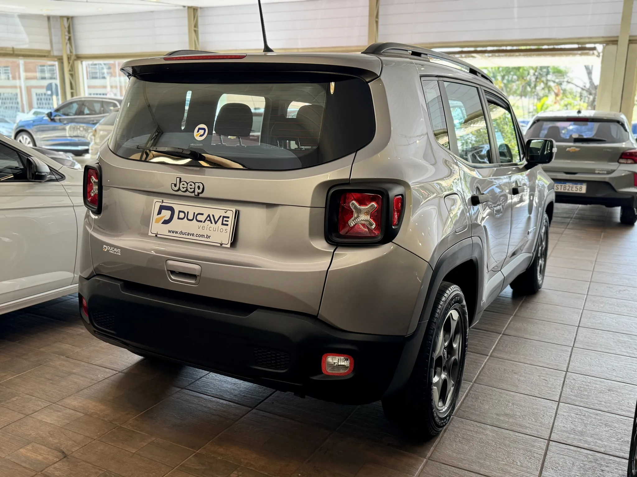 Jeep Renegade 2021 — foto 8
